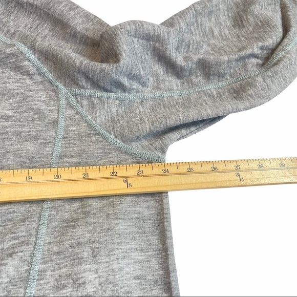 L.L. Bean Men’s Size Large Grey 1/4 Zip Lightweight Pullover Sweater - Picture 8 of 10